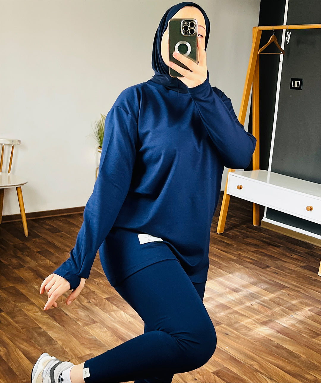 Ensemble Avani Oversized Shirt + Leggings