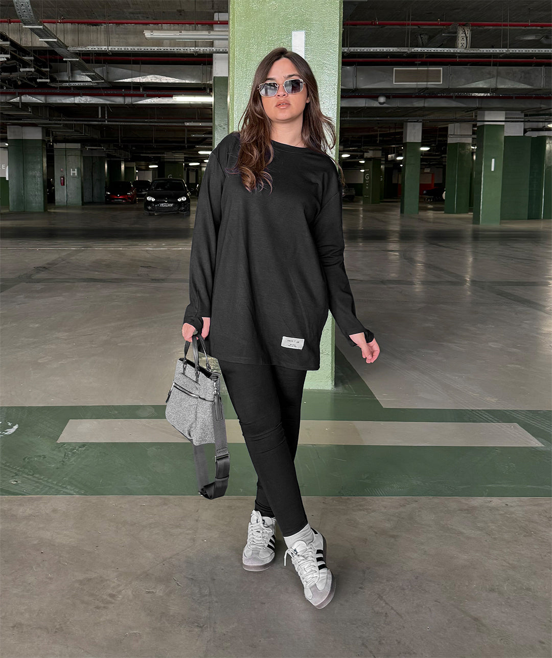 Ensemble Avani Oversized Shirt + Leggings
