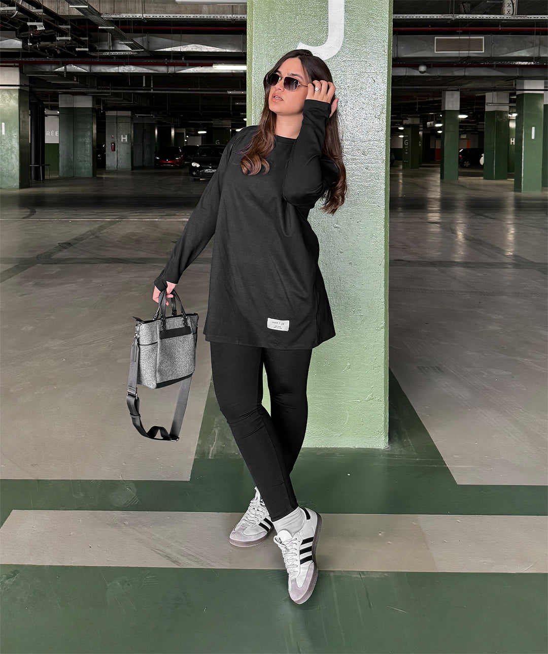 Ensemble Avani Oversized Shirt + Leggings
