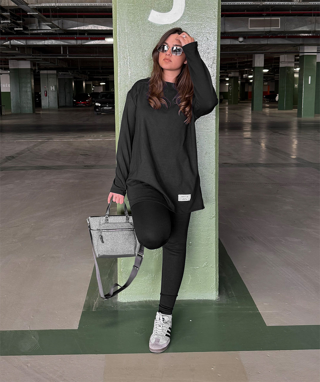 Ensemble Avani Oversized Shirt + Leggings